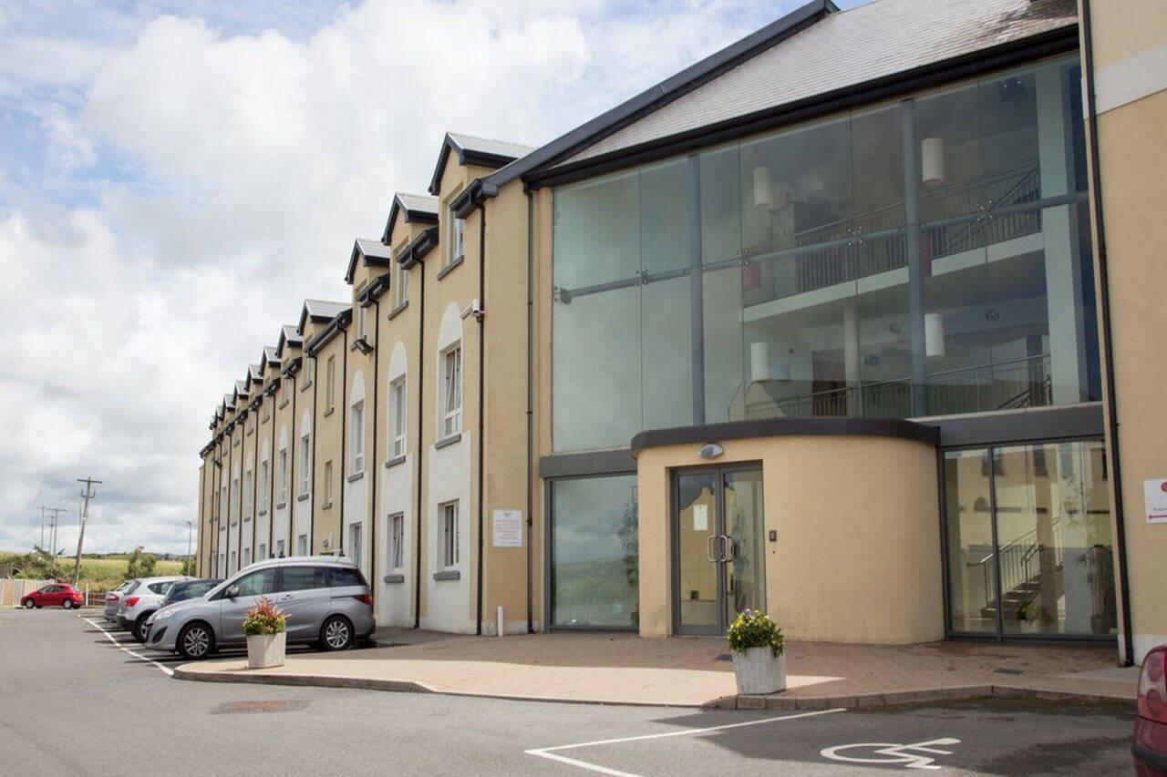Lahinch Coast Hotel And Suites Exterior photo