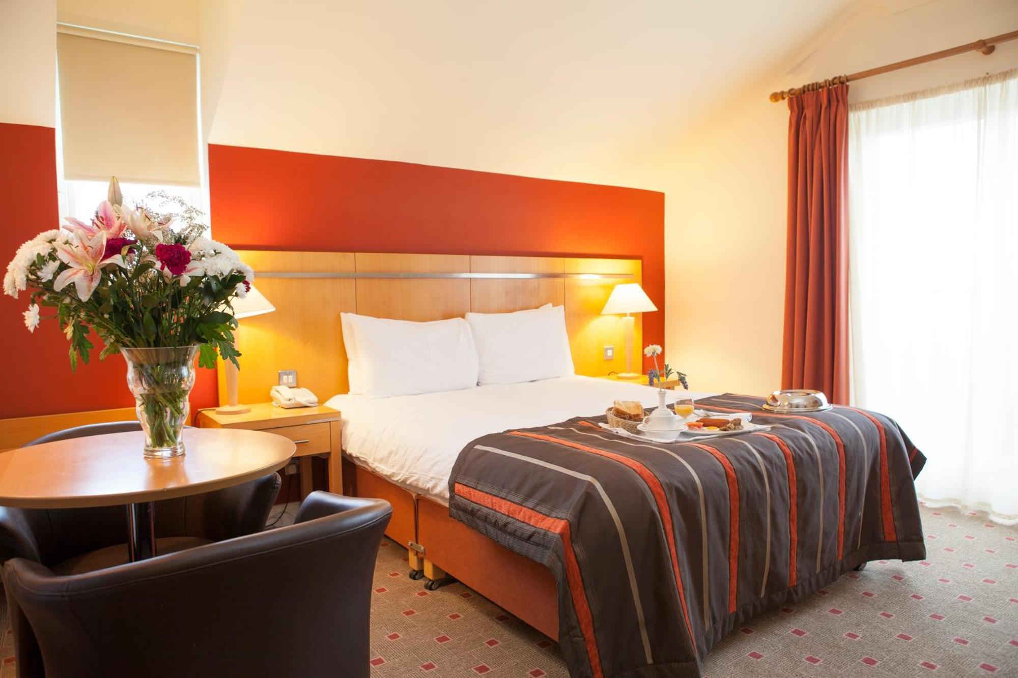Lahinch Coast Hotel And Suites Exterior photo